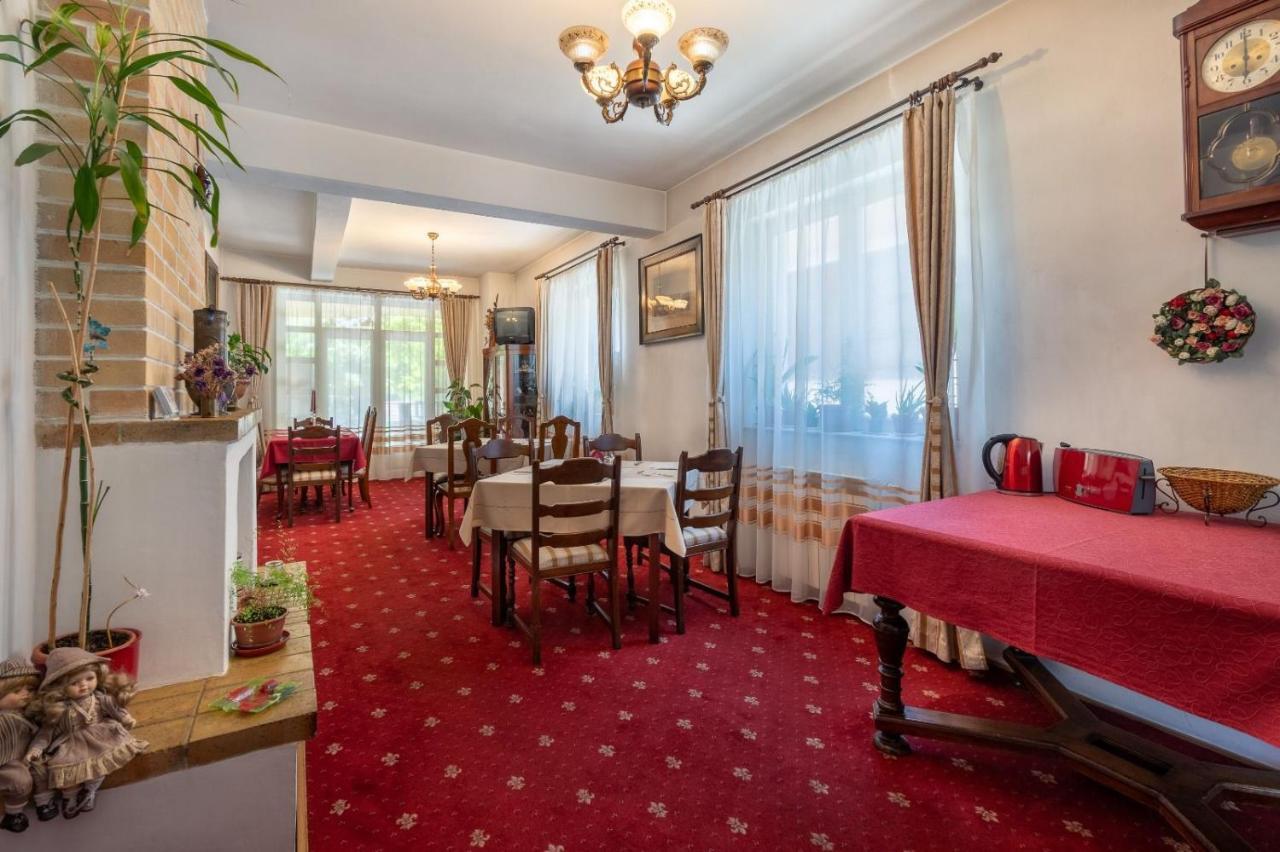 Villa-Hotel Escala Клуж-Напока Екстер'єр фото