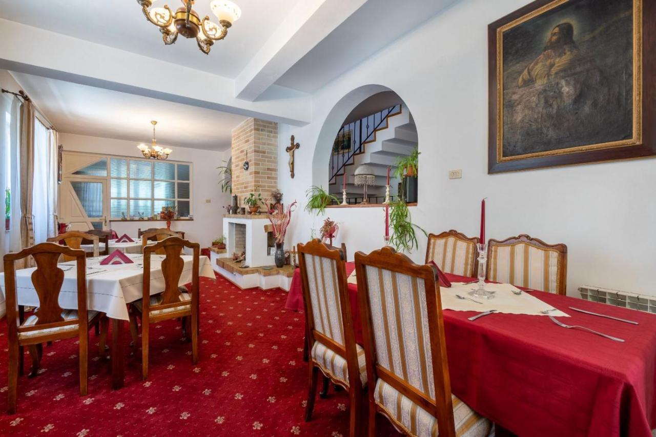 Villa-Hotel Escala Клуж-Напока Екстер'єр фото