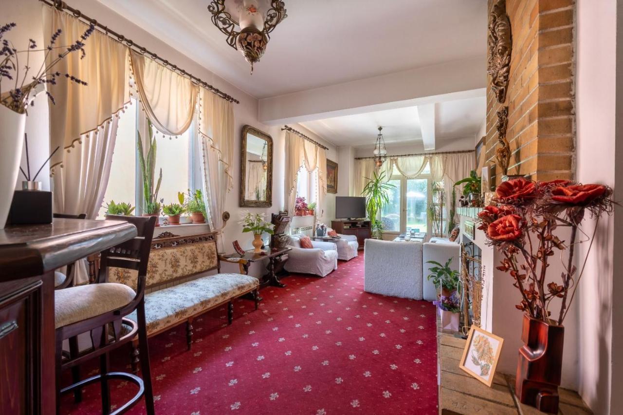 Villa-Hotel Escala Клуж-Напока Екстер'єр фото