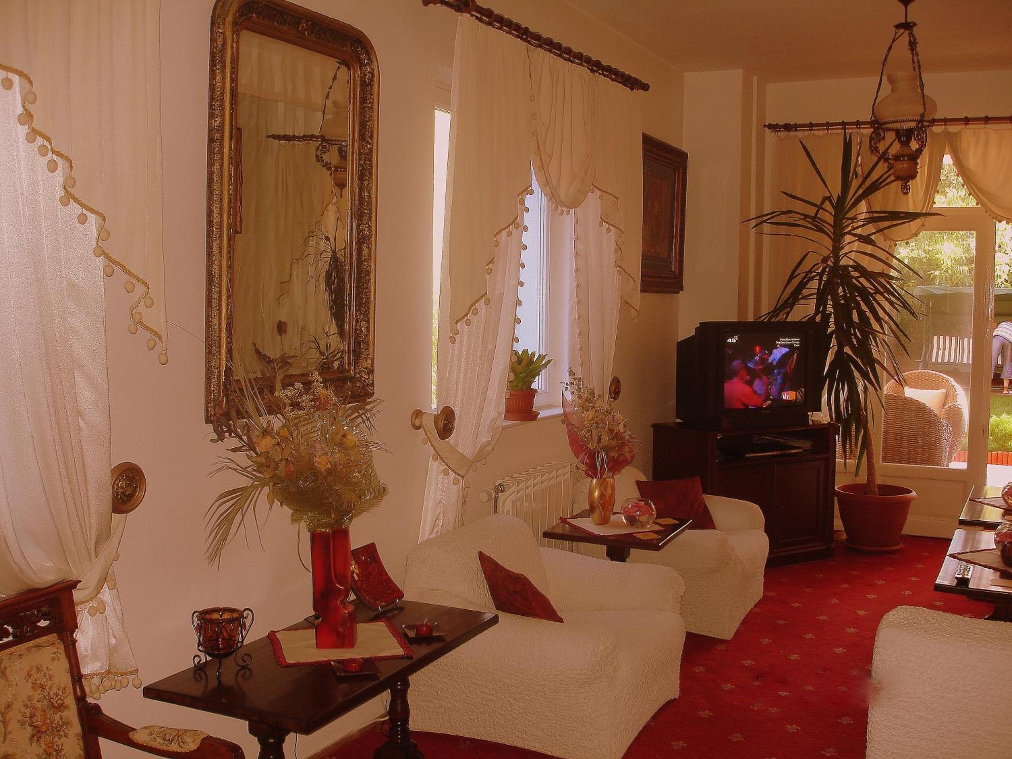 Villa-Hotel Escala Клуж-Напока Екстер'єр фото